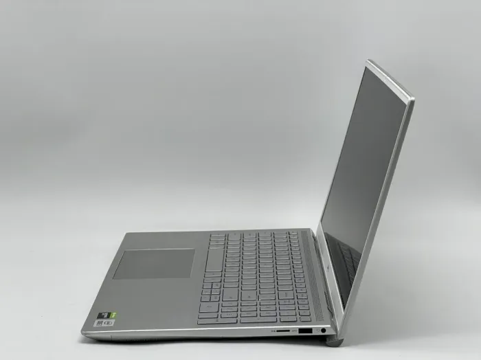Ігровий ультрабук Б-класу Dell Inspiron 15 7501 / 15,6" (1920x1080) IPS / Intel Core i7-10750H (6 (12) ядер по 2,6 - 5,0 ГГц) / 16 ГБ DDR4 / 240 ГБ SSD / nVidia GeForce GTX 1650, 4 ГБ GDDR6, 128-біт / WebCam б/в - зображення 4