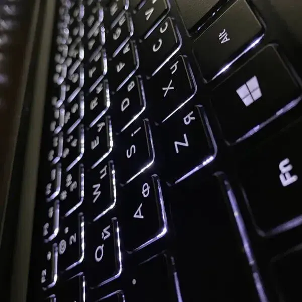 Мобільна робоча станція Dell Precision 5530 / 15.6" (1920x1080) IPS / Intel Xeon E-2176M (6 (12) ядер по 2.7 - 4.4 GHz) / 16 GB DDR4 / 512 GB SSD / nVidia Quadro P1000, 4 GB GDDR5, 128-bit / HDMI б/в - зображення 6