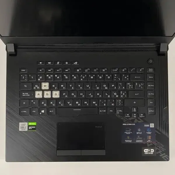 Ігровий ноутбук Asus ROG Strix G15 G512LU / 15.6" (1920x1080) IPS / Intel Core i7-10750H (6 (12) ядер по 2.6 - 5.0 GHz) / 16 GB DDR4 / 512 GB SSD / nVidia GeForce GTX 1660 Ti, 6 GB GDDR6, 192-bit / HDMI б/в - зображення 3