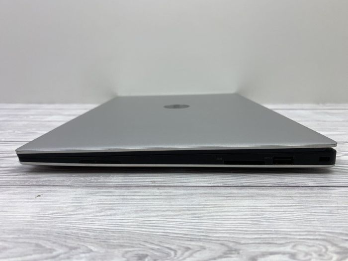 Ультрабук Б-клас Dell XPS 13 9360 / 13.3" (1920x1080) IPS / Intel Core i5-7200U (2 (4) ядра по 2.5 - 3.1 GHz) / 8 GB DDR3 / 240 GB SSD / Intel HD Graphics 620 / WebCam б/в - зображення 7