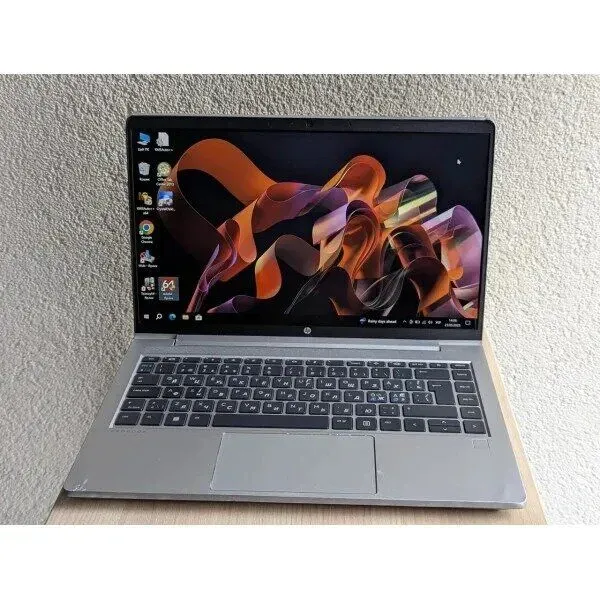 Ультрабук Б-клас HP ProBook 440 G8 / 14" (1920x1080) TN / Intel Core i3-1115G4 (2 (4) ядра по 3.0 - 4.1 GHz) / 16 GB DDR4 / 256 GB SSD / Intel UHD Graphics / WebCam б/в - зображення 2