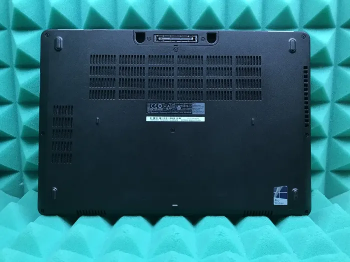 Ультрабук Dell Latitude E5470 / 14" (1366x768) TN / Core i5-6300U (2 (4) ядра по 2.4 - 3.0 GHz) / 8 GB DDR4 / 180 GB SSD / HD Graphics 520 / WebCam/ Win 10 б/в - зображення 6