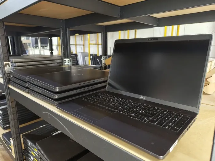 Ультрабук Dell Latitude 5501 / 15.6" (1920x1080) IPS / Intel Core i5-9400H (4 (8) ядра по 2.5 - 4.3 GHz) / 16 GB DDR4 / 240 GB SSD / nVidia GeForce MX150, 2 GB GDDR5, 64-bit / WebCam б/в - зображення 5