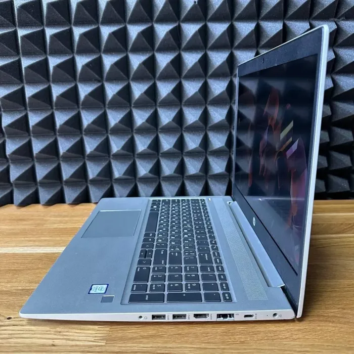 Ноутбук HP ProBook 450 G6 / 15.6" (1920x1080) TN / Intel Core i5-8265U (4 (8) ядра по 1.6 - 3.9 GHz) / 8 GB DDR4 / 128 GB SSD + 500 GB HDD / Intel UHD Graphics 620 / WebCam б/в - зображення 4