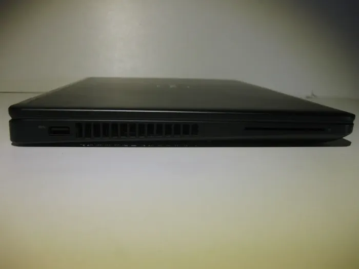 Ноутбук Dell Latitude E5470 / 14" (1366x768) TN / Intel Core i3-6100U (2 (4) ядра по 2.3 GHz) / 8 GB DDR4 / 240 GB SSD / Intel HD Graphics 520 / WebCam б/в - зображення 5