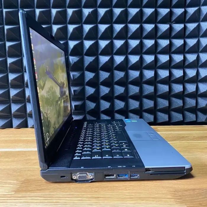 Ноутбук Fujitsu LifeBook E752 / 15.6" (1600x900) TN / Intel Core i5-3210M (2 (4) ядра по 2.5 - 3.1 GHz) / 8 GB DDR3 / 128 GB SSD / Intel HD Graphics 4000 / WebCam / DVD-ROM б/в - зображення 5