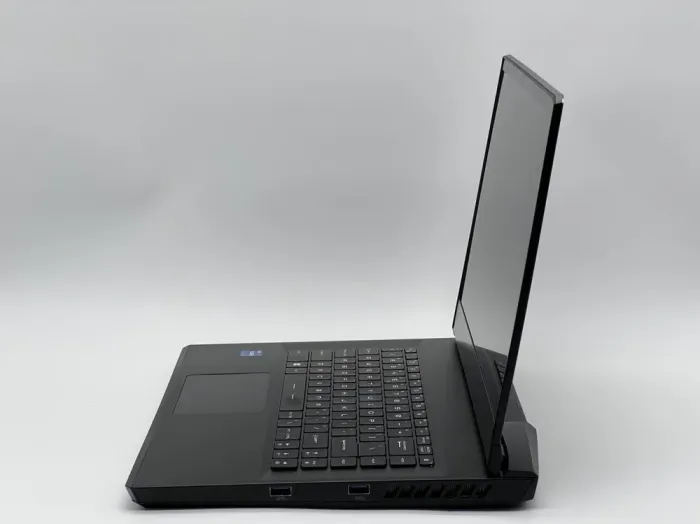 Ігровий ноутбук MSI Vector GP66 12UGS / 15.6" (2560x1440) IPS / Intel Core i7-12700H (14 (20) ядер по 3.5 - 4.7 GHz) / 32 GB DDR5 / 480 GB SSD / nVidia GeForce RTX 3070 Ti, 8 GB GDDR6, 256-bit / WebCam б/в - зображення 4