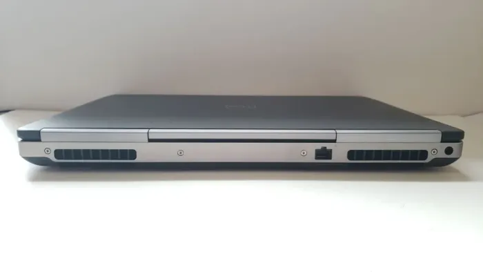 Мобільна робоча станція Dell Precision 7720 / 17.3" (1920x1080) IPS / Intel Core i7-6920HQ (4 (8) ядра по 2.9 - 3.8 GHz) / 16 GB DDR4 / 256 GB SSD M.2 + 500 GB HDD / AMD Radeon Pro WX 4130, 2 GB GDDR5, 128-bit / WebCam / Win 10 Pro б/в - зображення 6