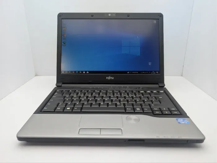 Ноутбук Fujitsu LifeBook S792 / 13.3" (1366x786) TN / Intel Core i7-3612QM (4 (8) ядра по 2.1 - 3.1 GHz) / 8 GB DDR3 / 640 GB HDD / Intel HD Graphics 4000 / WebCam б/в - зображення 2