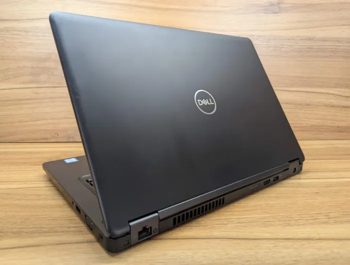 Ультрабук Dell Latitude 5490 / 14" (1920x1080) IPS / Intel Core i5-7300U (2 (4) ядра по 2.6 - 3.5 GHz) / 8 GB DDR4 / 240 GB SSD / Intel HD Graphics 620 / WebCam / HDMI / Windows 10 б/в - зображення 7