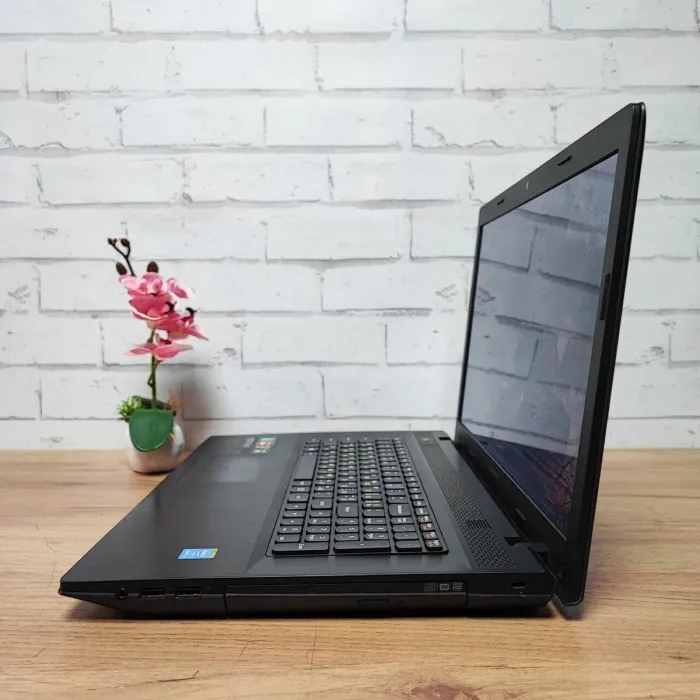 Ноутбук Б-клас Lenovo G710 / 17.3" (1600x900) TN / Intel Core i3-4000M (2 (4) ядра по 2.4 GHz) / 8 GB DDR3 / 256 GB SSD / Intel HD Graphics 4600 / WebCam / DVD-ROM б/в - зображення 6