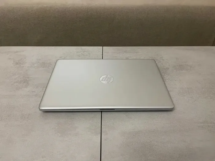 Ноутбук Б-класс HP Pavilion 15-da0073wm / 15.6" TN Touch / Intel Core i7-8550U (4(8) ядра по 1.8-4 GHz) / 8GB DDR4 / 256GB SSD M.2 / UHD Graphics 620 / WebCam / DVD-RW / HDMI б/в - зображення 6