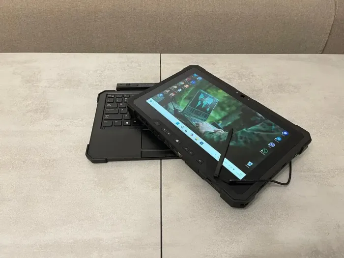 Захищений планшет Dell Latitude 7212 Rugged Extreme / 11,6'' (1920x1080) IPS / Intel Core i7-7600U (2 (4) ядра по 2,8 - 3,9 ГГц) / 16 ГБ DDR3 / 256 ГБ SSD / Intel HD Graphics 620 / WebCam / Дві АКБ б/в - зображення 5