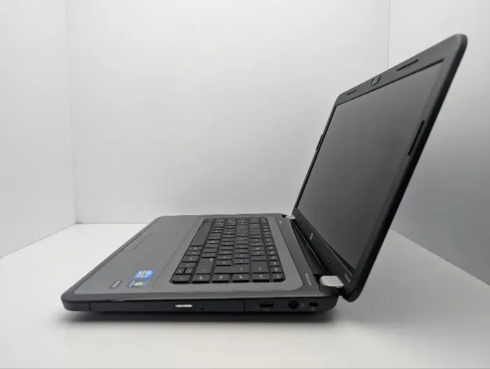 Ноутбук HP Pavillion g6-1340eg / 15.6" (1366x768) TN / Intel Core i5-2450M (2 (4) ядра по 2.5 - 3.1 GHz) / 8 GB DDR3 / 1000 GB HDD / Intel HD Graphics 3000 / WebCam / DVD-ROM б/в - зображення 5