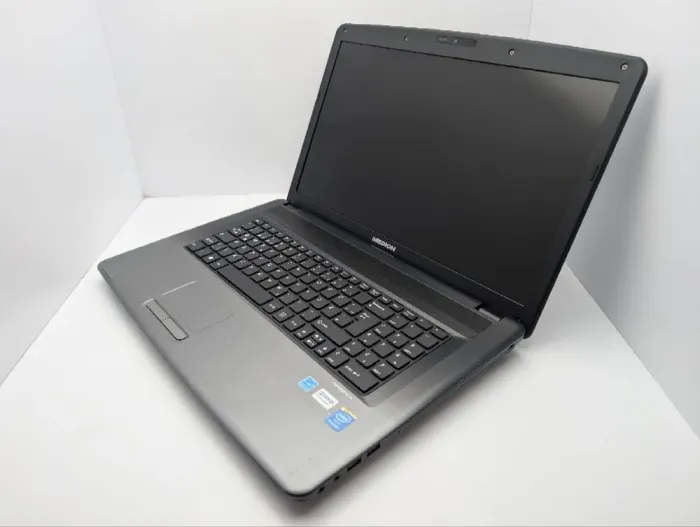 Ноутбук Medion Akoya E7222 / 17.3" (1920x1080) TN / Intel Pentium 2020M (2 ядра по 2.4 GHz) / 8 GB DDR3 / 500 GB HDD / Intel HD Graphics / WebCam / DVD-ROM / АКБ не тримає заряд б/в - зображення 7