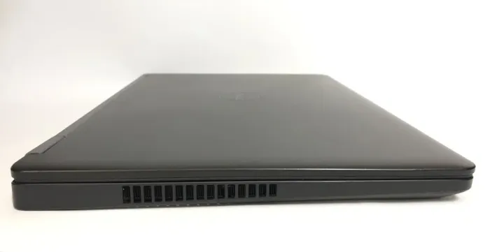 Ноутбук Dell Latitude E5570 / 15.6" (1366x768) TN / Intel Core i3-6100U (2 (4) ядра по 2.3 GHz) / 8 GB DDR4 / 128 GB SSD / Intel HD Graphics 520 / WebCam / Win 10 Pro б/в - зображення 4