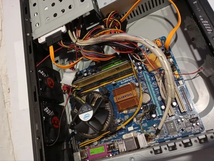 ПК Б-клас LogicPower SFF / Intel Core 2 Quad Q8300 (4 ядра по 2.5 GHz) / 6 GB DDR2 / 120 GB SSD / Intel GMA X4500 / Win 10 б/в - зображення 6