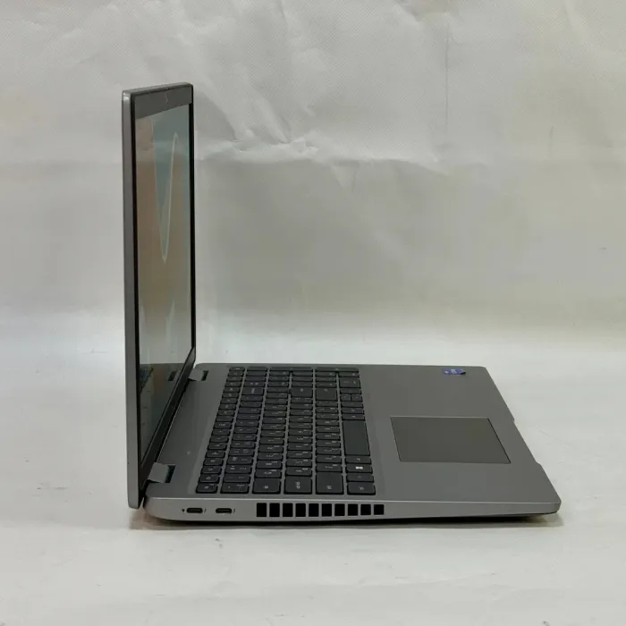 Ноутбук Dell Latitude 5530 / 15.6" (1920x1080) IPS / Intel Core i5-1235U (10 (12) ядер по 1.3 - 4.4 GHz) / 16 GB DDR4 / 512 GB SSD / Intel Iris Xe Graphics / WebCam / LTE / Windows 11 Pro б/в - зображення 5