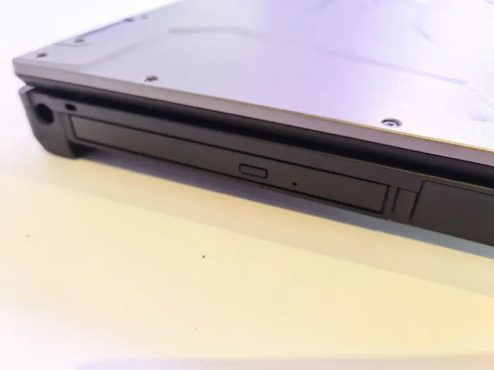 Захищений ноутбук Getac S410 / 14" (1920x1080) IPS Touch / Intel Core i7-8650U (4 (8) ядра по 1.9 - 4.2 GHz) / 16 GB DDR4 / 1000 GB SSD / Intel UHD Graphics 620 / WebCam б/в - зображення 6