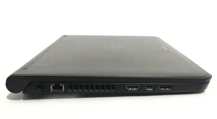 Ноутбук Б-клас Dell Latitude 3340 / 13.3" (1366x768) TN / Intel Core i3-4005U (2 (4) ядра по 1.7 GHz) / 4 GB DDR3 / 320 GB HDD / Intel HD Graphics 4400 / WebCam / Win 10 Home б/в - зображення 4