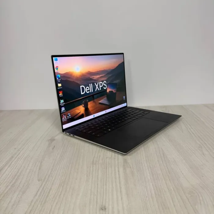 Ігровий ноутбук Б-класу Dell XPS 15 9520 / 15,6" (3456x2160) OLED Touch / Intel Core i9-12900HK (14 (20) ядер по 3,8 - 5,0 ГГц) / 16 ГБ DDR5 / 512 ГБ SSD NVMe / nVidia GeForce RTX 3050 Ti, 4 ГБ GDDR6, 128-bit / WebCam б/в - зображення 4
