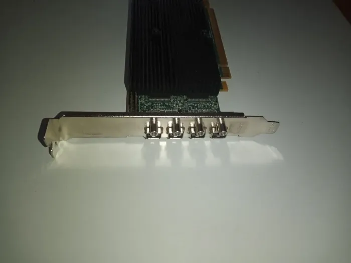 Дискретна відеокарта Matrox M9148, 1 GB DDR2, 128-bit / 4x miniDP б/в - зображення 2