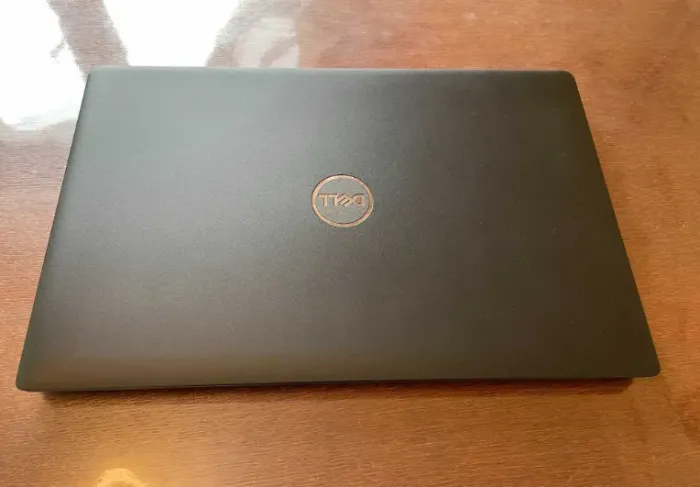 Ультрабук Dell Latitude 3530 / 15.6" (1920x1080) IPS Touch / Intel Core i5-1235U (10 (12) ядер по 3.3 - 4.4 GHz) / 8 GB DDR4 / 256 GB SSD / Intel Iris Xe Graphics / WebCam б/в - зображення 3