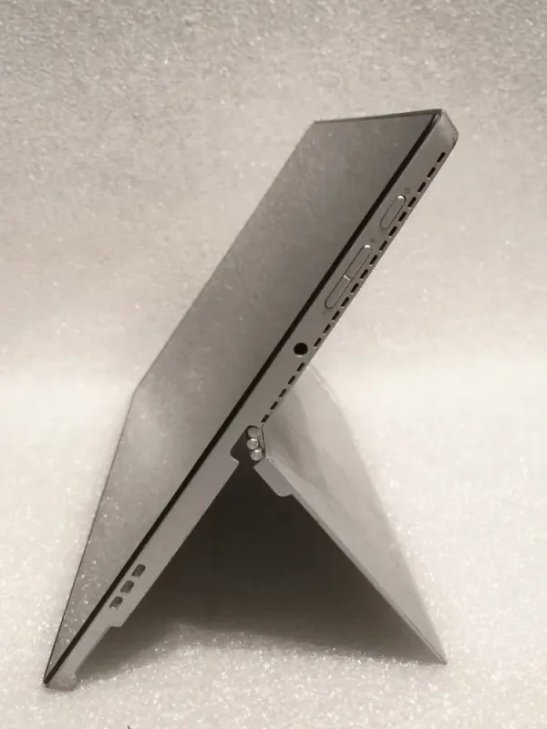 Планшет Б-клас Lenovo IdeaPad Miix 510-12ISK / 12.2" IPS Touch / Core i3-6100U (2(4) ядра по 2.3GHz) / 4GB DDR4 / 128GB SSD M.2 /HD Graphics 520 / WebCam 2 MP + 5 MP / USB 3  Без клавіатури / Win 10 Home  б/в - зображення 4