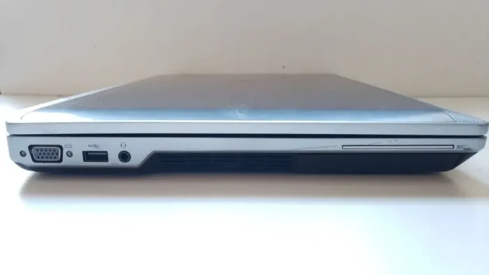 Ноутбук Dell Latitude E6530 / 15.6" (1366x768) TN / Intel Core i5-3210M (2 (4) ядра по 2.5 - 3.1 GHz) / 8 GB DDR3 / 180 GB SSD / Intel HD Graphics 4000 / WebCam б/в - зображення 4