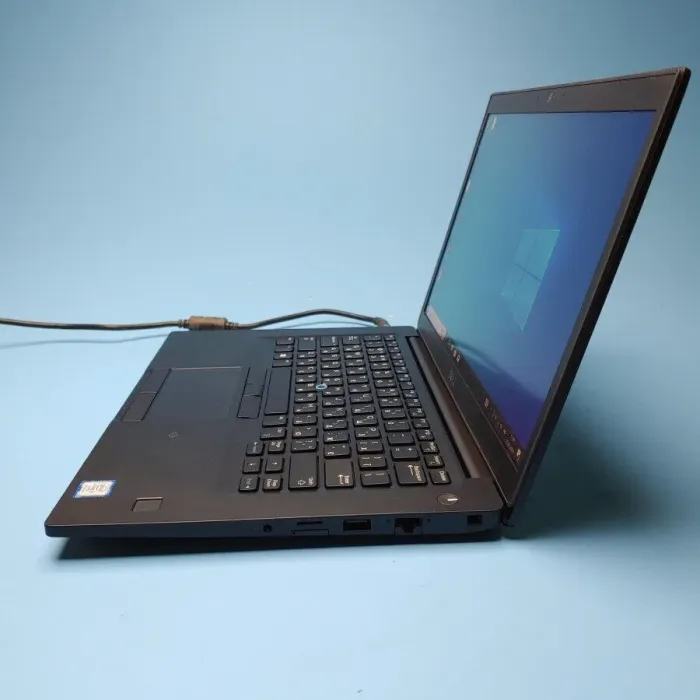 Ультрабук Б-клас Dell Latitude 7490 / 14" (1920x1080) IPS / Intel Core i7-8650U (4 (8) ядра по 1.9 - 4.2 GHz) / 8 GB DDR4 / 256 GB SSD / Intel UHD Graphics 620 / WebCam / Win 10 Pro б/в - зображення 4