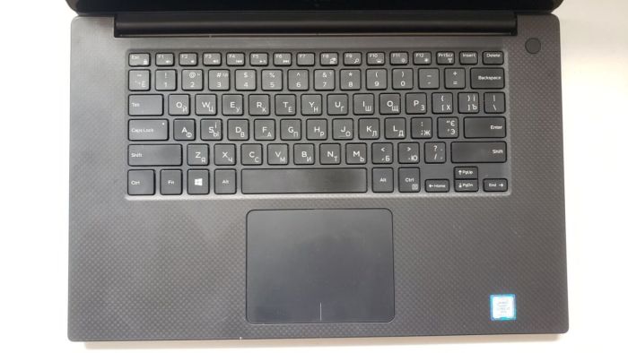 Мобільна робоча станція Dell Precision 5530 / 15,6" (3840x2160) IPS Touch / Intel Core i7-8850H (6 (12) ядра по 2,6 - 4,3 ГГц) / 32 ГБ DDR4 / 512 ГБ SSD / nVidia Quadro P1000, 4 ГБ GDDR5, 128-біт / WebCam б/в - зображення 3