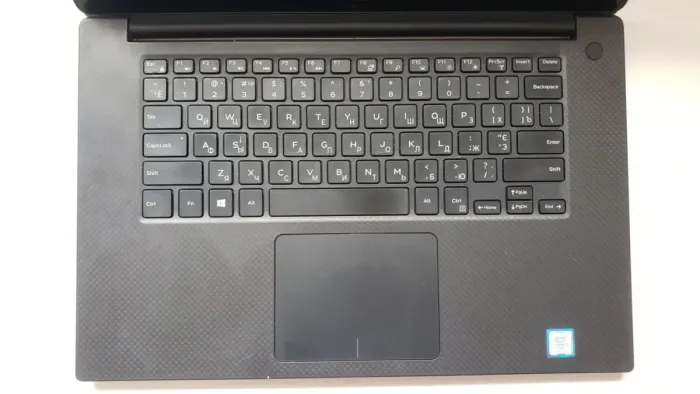 Мобільна робоча станція Dell Precision 5530 / 15,6" (3840x2160) IPS Touch / Intel Core i7-8850H (6 (12) ядра по 2,6 - 4,3 ГГц) / 32 ГБ DDR4 / 512 ГБ SSD / nVidia Quadro P1000, 4 ГБ GDDR5, 128-біт / WebCam б/в - зображення 3