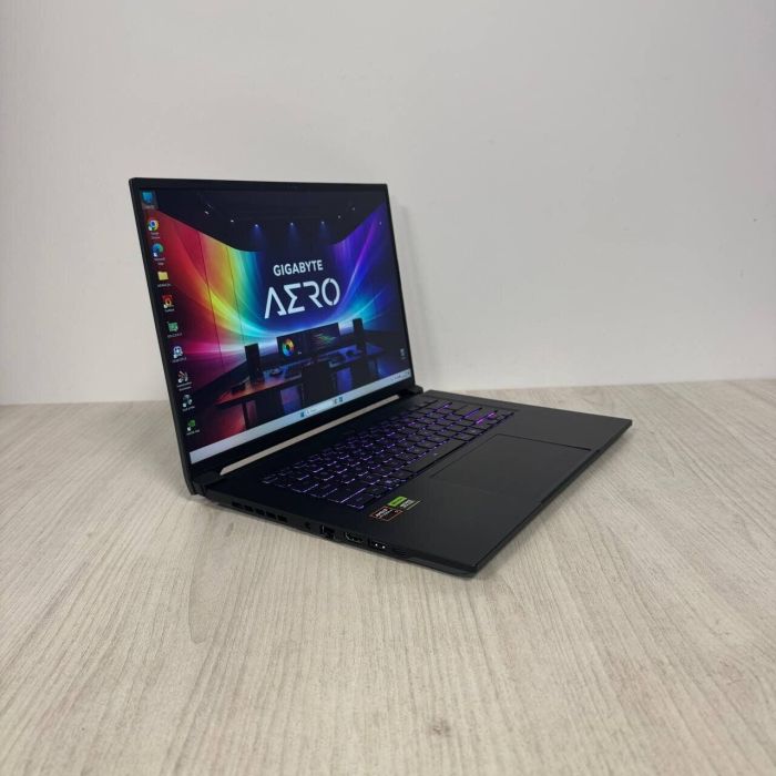 Ігровий ноутбук Б-класу Gigabyte Aero X16 1WH / 16" (2560x1600) IPS / AMD Ryzen AI 7 350 (8 (16) ядер по 2,0 - 5,0 ГГц) / 16 ГБ DDR5 / 1000 ГБ SSD NVMe / nVidia GeForce RTX 5070, 8 ГБ GDDR7, 128-біт / WebCam б/в - зображення 4