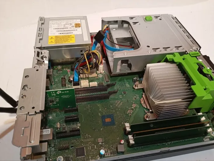 ПК Б-клас Fujitsu Esprimo D756 E90+ SFF / Intel Core i3-6100 (2 (4) ядра по 3.7 GHz) / 16 GB DDR4 / 500 GB HDD / Intel HD Graphics 530 / DVD-RW / WiFi б/в - зображення 5