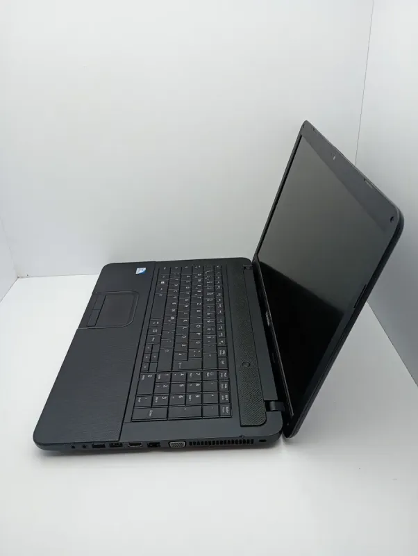 Ноутбук Toshiba C870 / 17.3" (1600x900) TN / Intel Pentium 2020M (2 ядра по 2.4 GHz) / 6 GB DDR3 / 500 GB HDD / Intel HD Graphics / WebCam б/в - зображення 6
