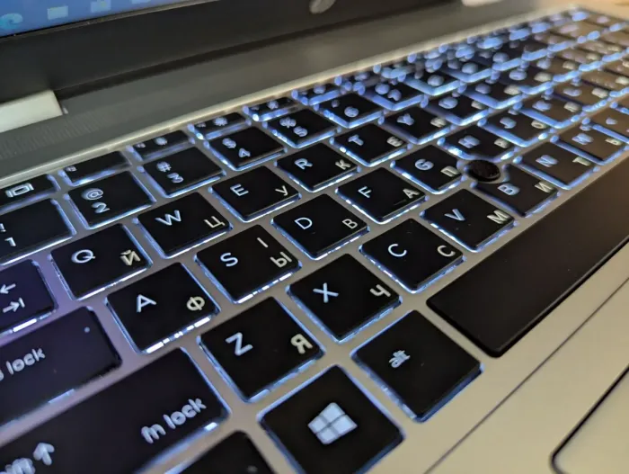 Ноутбук HP ProBook 640 G5 / 14" (1366x768) TN / Intel Core i5-8265U (4 (8) ядра по 1.6 - 3.9 GHz) / 8 GB DDR4 / 512 GB SSD / Intel UHD Graphics 620 / WebCam / Windows 10 б/в - зображення 6