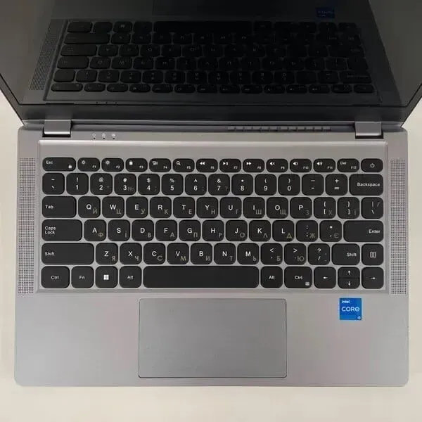 Ультрабук Б-клас Jumper EZbook x7 / 14" (1920x1080) IPS / Intel Core i5-1035G1 (4 (8) ядра по 1.0 - 3.6 GHz) / 24 GB DDR4 / 256 GB SSD / Intel UHD Graphics / WebCam / HDMI б/в - зображення 3