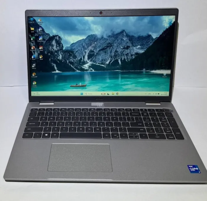 Ноутбук Б-клас Dell Precision 3560 / 15.6" (1920x1080) IPS / Intel Core i7-1185G7 (4 (8) ядра по 1.2 - 4.8 GHz) / 16 GB DDR4 / 512 GB SSD / Intel Iris Xe Graphics / WebCam б/в - зображення 2