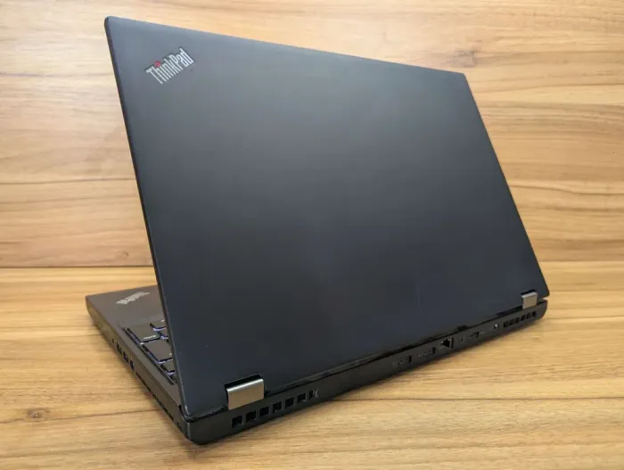 Мобільна робоча станція Lenovo ThinkPad P51 / 15.6" (1920x1080) IPS / Intel Core i7-7700HQ (4 (8) ядра по 2.8 - 3.8 GHz) / 24 GB DDR4 / 480 GB SSD / nVidia Quadro M1200, 4 GB GDDR5, 256-bit / WebCam / TouchID / Windows 10 б/в - зображення 7