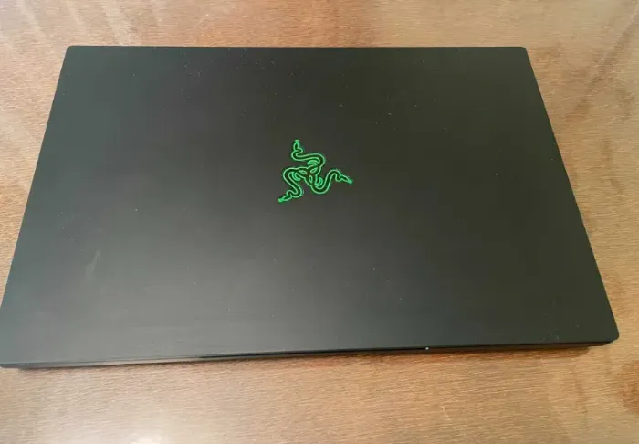 Ігровий ноутбук Б-клас Razer Blade 15 / 15.6" (1920x1080) IPS / Intel Core i7-10750H (6 (12) ядер по 2.6 - 5.0 GHz) / 16 GB DDR4 / 512 GB SSD / nVidia GeForce RTX 2060, 6 GB GDDR6, 192-bit / WebCam б/в - зображення 3