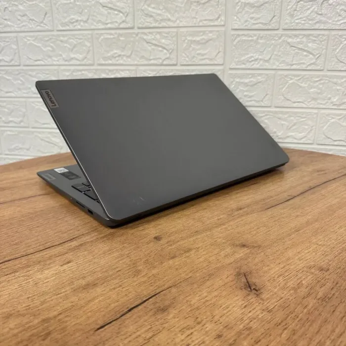 Ультрабук Б-клас Lenovo IdeaPad 3 15IAU7 / 15.6" (1920x1080) IPS / Intel Core i7-1255U (10 (12) ядер по 1.7 - 4.7 GHz) / 16 GB DDR4 / 256 GB SSD NVMe / Intel Iris Xe Graphics / WebCam б/в - зображення 6