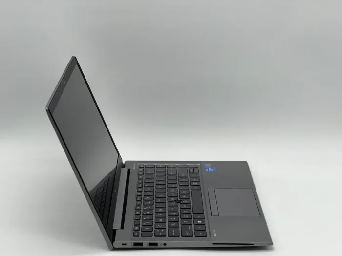 Ультрабук HP ZBook Firefly 14 G8 / 14" (1920x1080) IPS / Intel Core i5-1145G7 (4 (8) ядра по 1.1 - 4.4 GHz) / 16 GB DDR4 / 480 GB SSD / Intel Iris Xe Graphics / WebCam б/в - зображення 3