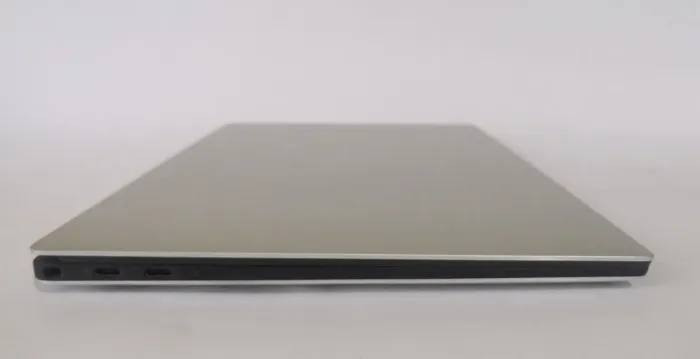 Ультрабук Dell XPS 9370 / 13.3" (1920x1080) IPS / Intel Core i5-8250U (4 (8) ядра по 1.6 - 3.4 GHz) / 8 GB DDR3 / 256 GB SSD / Intel UHD Graphics 620 / WebCam / Win 10 Pro б/в - зображення 5