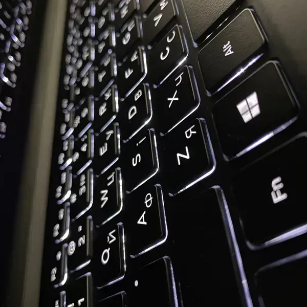 Ігровий ноутбук Dell XPS 15 9570 / 15.6" (3840x2160) IPS Touch / Intel Core i7-8750H (6 (12) ядер по 2.2 - 4.1 GHz) / 16 GB DDR4 / 512 GB SSD / nVidia GeForce GTX 1050 Ti Max-Q, 4 GB GDDR5, 128-bit / HDMI б/в - зображення 6