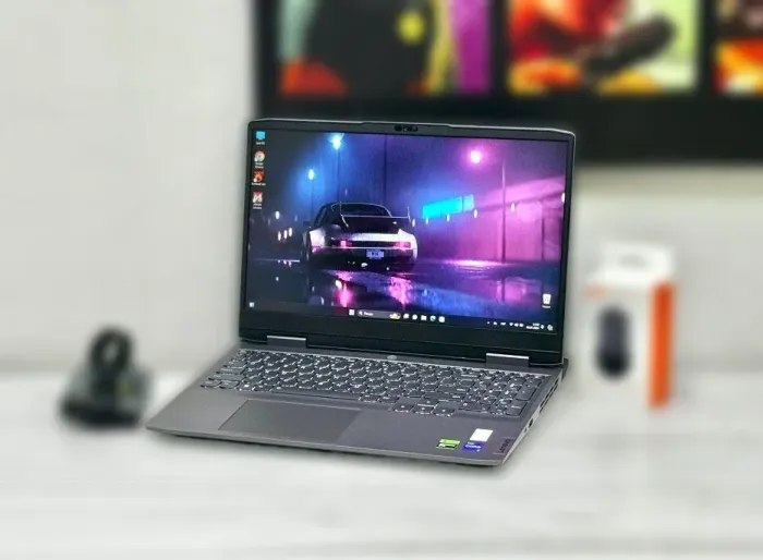 Ігровий ноутбук Lenovo LOQ 15IRH8 / 15.6" (1920x1080) IPS / Intel Core i5-12450H (8 (12) ядер по 3.3 - 4.4 GHz) / 16 GB DDR5 / 512 GB SSD M.2 / nVidia GeForce RTX 4060, 8 GB GDDR6, 128-bit / WebCam / Win 11 Home б/в - зображення 4