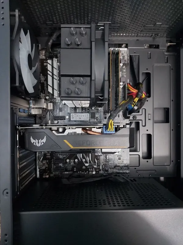 Ігровий ПК AeroCool Pivot Tower / Intel Core i7-7700 (4 ядра по 3,6 - 4,2 ГГц) / 32 ГБ DDR4 / 512 ГБ SSD M.2 + 500 ГБ HDD / nVidia GeForce GTX 1660 Ti, 6 ГБ GDDR6, 192-біт / 500 Вт б/в - зображення 8