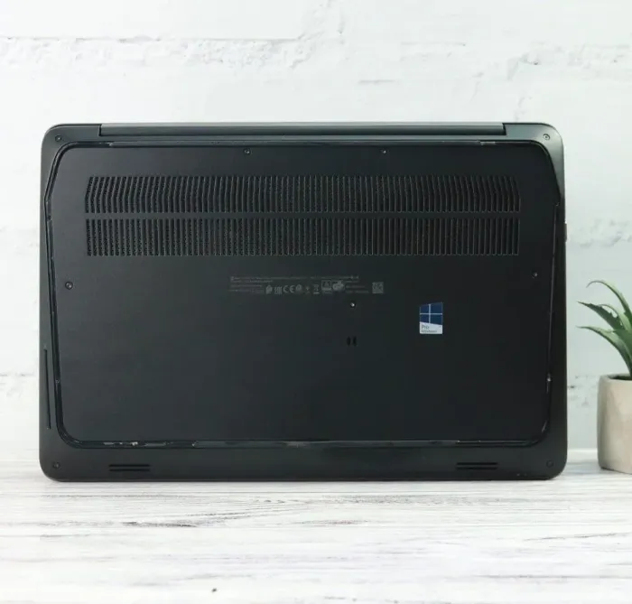 Мобільна робоча станція HP Zbook 15 G3 / 15.6" (1920x1080) IPS / Intel Core i7-6820HQ (4 (8) ядра по 2.7 - 3.6 GHz) / 32 GB DDR4 / 512 GB SSD M.2 / nVidia Quadro M2000M, 4 GB GDDR5, 128-bit / WebCam б/в - зображення 7