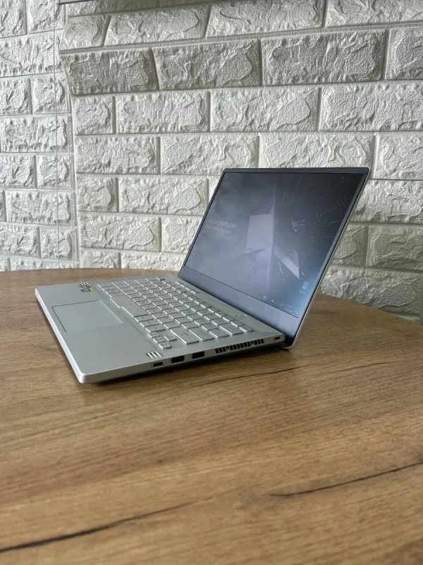 Ігровий ультрабук Б-клас Asus ROG Zephyrus G14 GA401QM / 14" (1920x1080) IPS / AMD Ryzen 9 5900HS (8 (16) ядер по 3.0 - 4.6 GHz) / 16 GB DDR4 / 1000 GB SSD / nVidia GeForce RTX 3060, 6 GB GDDR6, 192-bit б/в - зображення 5