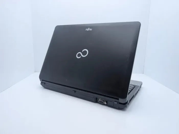 Ноутбук Fujitsu LifeBook S762 / 13.3" (1366x768) TN / Intel Core i5-3320M (2 (4) ядра по 2.6 - 3.3 GHz) / 6 GB DDR3 / 500 GB HDD / Intel HD Graphics 4000 / WebCam б/в - зображення 7