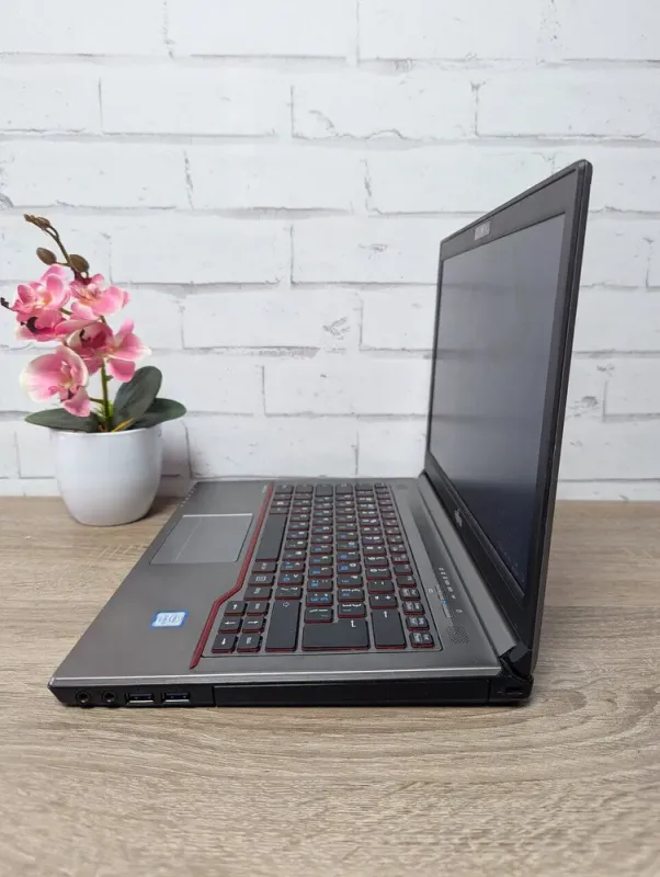 Ноутбук Б-клас Fujitsu LifeBook E746 / 14" (1366x768) TN / Intel Core i5-6200U (2 (4) ядра по 2.3 - 2.8 GHz) / 8 GB DDR4 / 128 GB SSD / Intel HD Graphics 520 / WebCam б/в - зображення 6